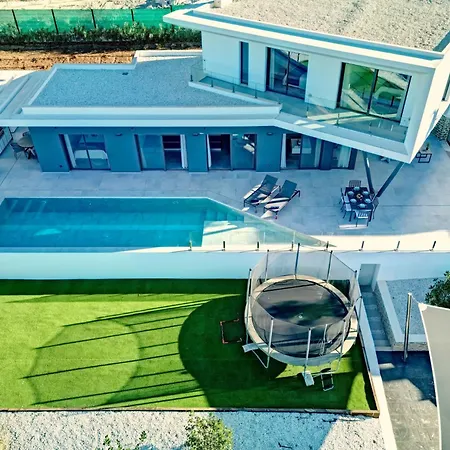 Icaro By Interhome Villa
